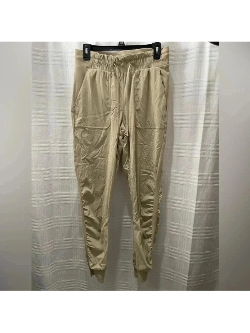 Lululemon studio dance pant joggers tan women’s size 8 lined studio dance pants